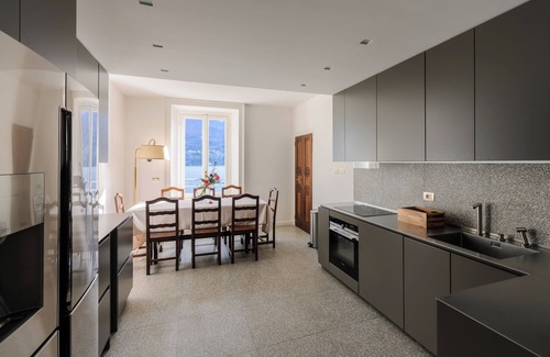 Carate Urio Villa | La Casa - Spacious apartment in historic villa with private lake access