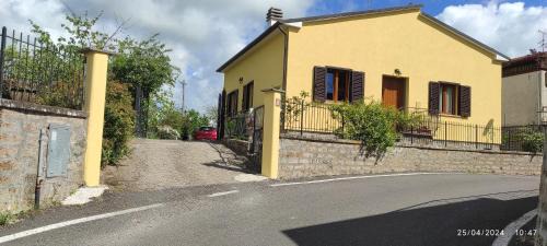 Lubriano House | La casa sul poggio
