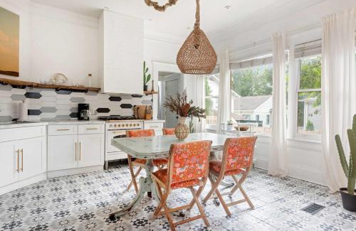 East Side House | La Casa