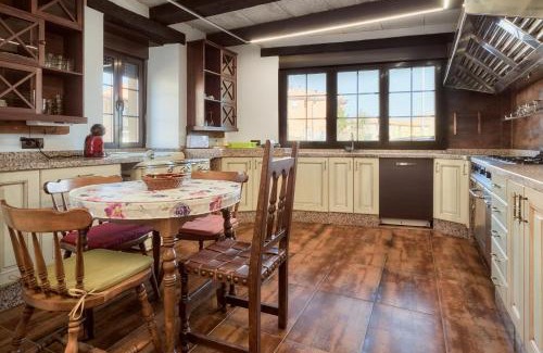 Valverde de la Virgen House | La Casa Vieja