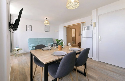 Laval Apartment | La Casa - Wifi - 500m centre-ville