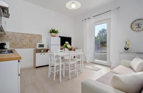 Loiri House | La Casetta Bianca