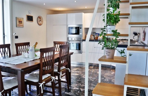 Torre Annunziata Apartment | La Casetta di Nonna Pina - Apartment with kitchen in the center