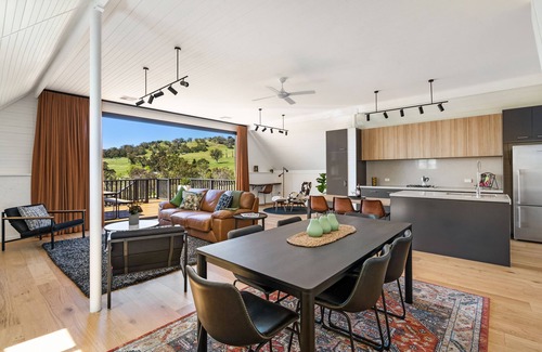 Mittagong House | La Casetta - New Designer Guest House in the Southern Highlands