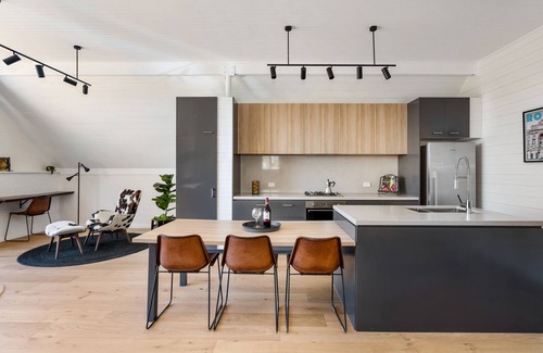 Mittagong House | La Casetta - New Designer Guest House in the Southern Highlands