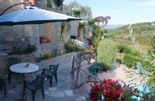 Cavriglia House | "La Casina delle Fate" a pretty little house in Tuscany