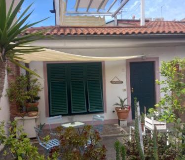 Livorno Apartment | "La Casita", 2 Floors Apartment, Private Parking 1 car OR 2 Bikes, Air-Cond and Terrace