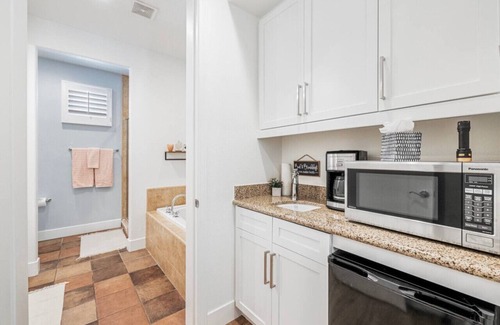 La Quinta Condo | La Casita #2 * Romantic Studio at Legacy Villas* Views * 12 Pools *