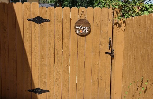 Midtown Apartment | La Casita 5 minutes to DowntownRiver SA