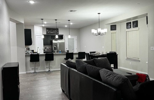 Biggs Field House | La Casita 915- HOT TUB, family-friendly!