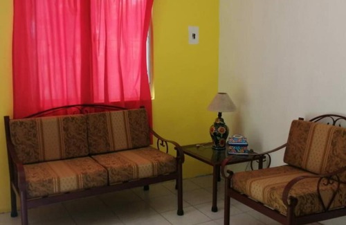 Villa de Alvarez House | La casita Ambar