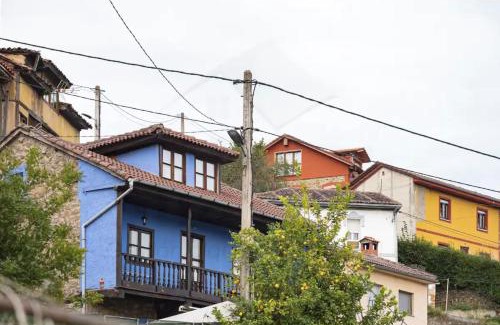 Langreo House | La casita azul