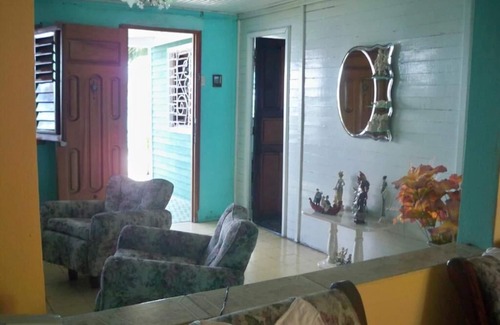 Cienfuegos House | La Casita de Oshun