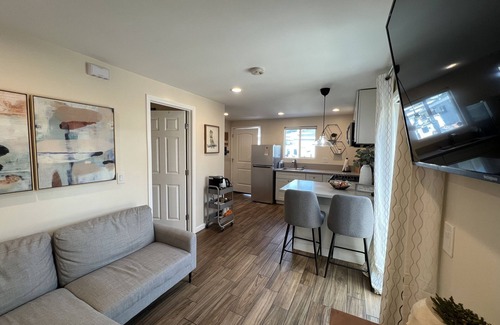 La Mirada House | La Casita de Whittier, private unit 1bed washer/dryer