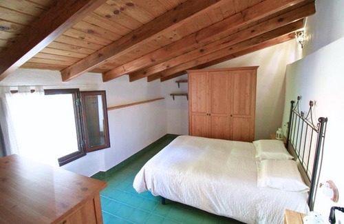Santa Ana la Real House | La Casita del Bosque de las Letras