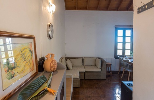 Moya Cottage | La Casita del Laurel - 2BR - Nature Views - BBQ