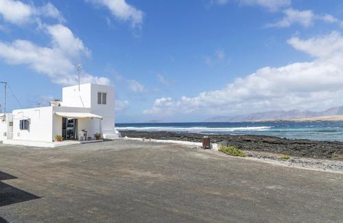 Caleta de Caballo House | La Casita Del Mar