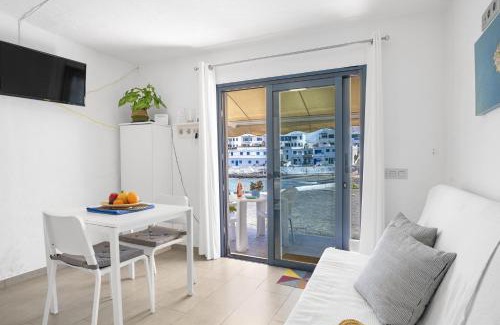 Caleta de Caballo House | La Casita Del Mar