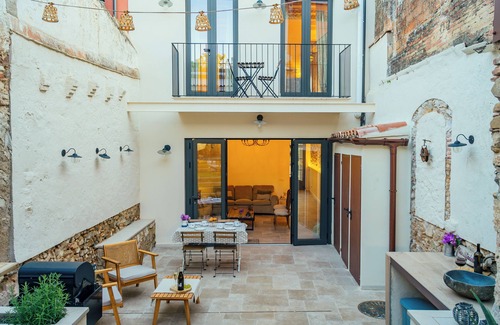 Alella House | La Casita del Vino