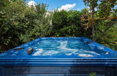 Saint-Victor-la-Coste House | La Casita, house with garden, private jacuzzi, swimming pool in the heart of the Gard provençal region