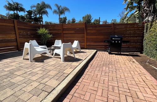 Mount Helix House | La Casita Guest House, private fenced yard & with air conditioning, pet friendly