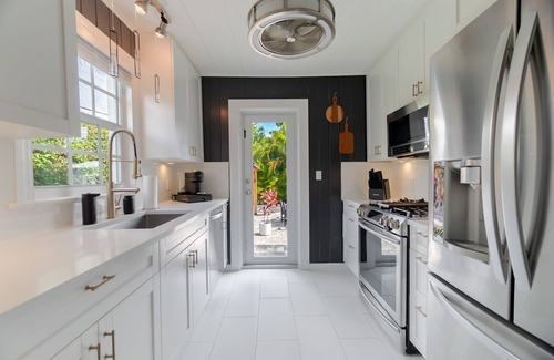 Old Northwood Historic District House | La Casita- Hot Tub, Pool, and guest house