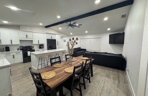 Spring Hill House | La Casita Of Spring Hill 3BR/2Bath POOL HOME