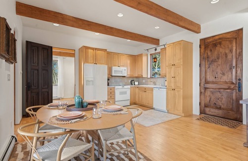 Missouri Heights House | La Casita | Sleeps 6, Mtn Views, 2 Fireplaces!