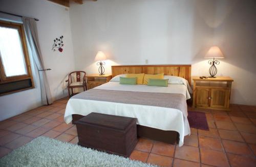 El Pueblito Hotel | La Casona de los Colibríes