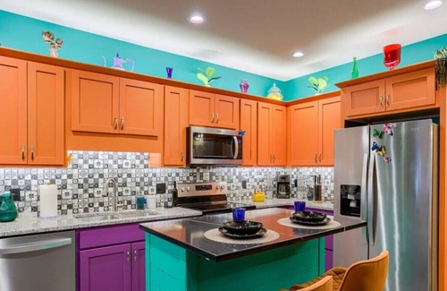 Lincoln House | LA CASONA maximalist house downtown
