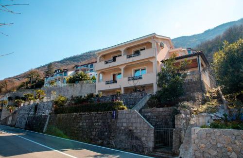 Donja Kostanjica Apartment | La Castagna Apartments