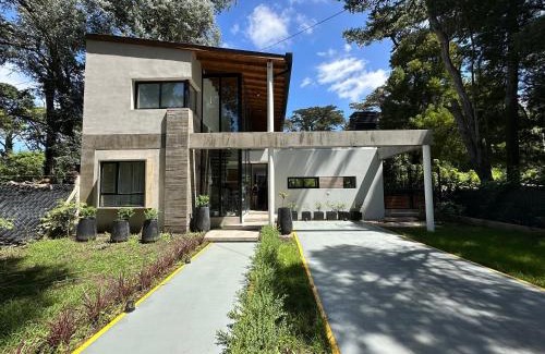 Bosque Peralta Ramos House | La Cayetana