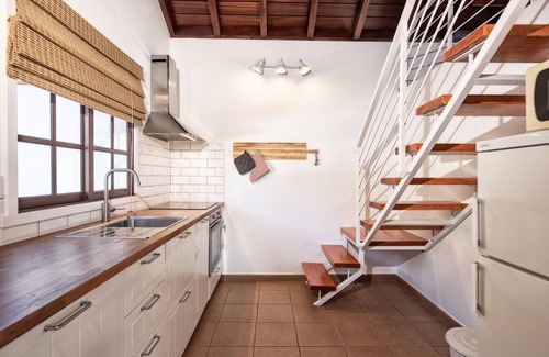 El Paso House | La Cebada by Huskalia