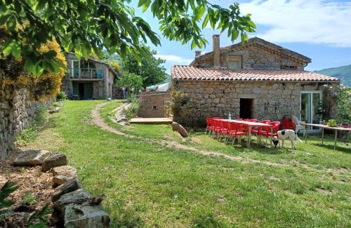 Saint-Etienne-de-Serre Bed & Breakfast | La CELINA