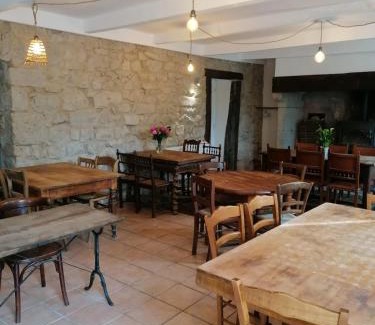 Saint-Etienne-de-Serre Bed & Breakfast | La CELINA