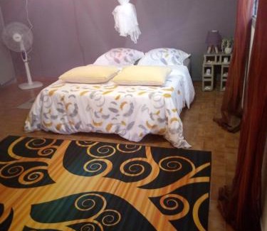 Libreville House | La Chambre bleue