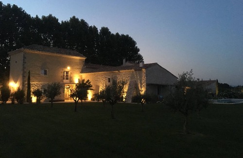 Le Thor Bed & Breakfast | La Chambre de l'Haras