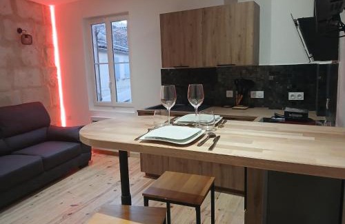 Manduel Apartment | La chambre des plaisirs secrets