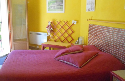 Donzere House | La Chambre Du Mimosa