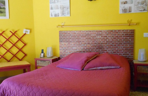 Donzere House | La Chambre Du Mimosa