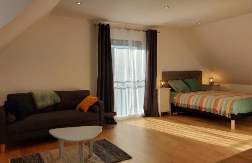 Cuvergnon House | La Chambre du Valois