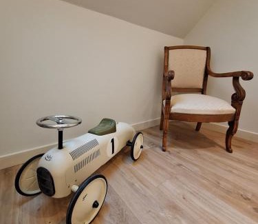 Malville Bed & Breakfast | La chambre Mademoiselle Causeuse