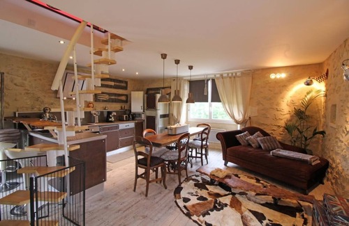 Cerons House | La Chapelle Saint Cricq