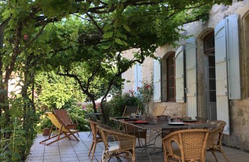 Larroque-Engalin Bed & Breakfast | La Chartreuse