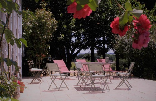 Larroque-Engalin Bed & Breakfast | La Chartreuse