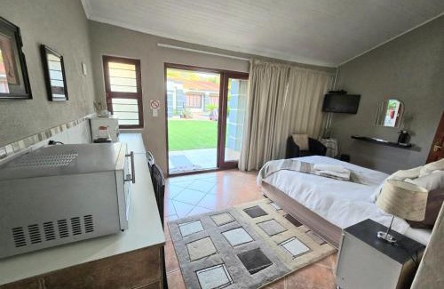 Greater Johannesburg Metropolitan Area Apartment | La Chateau354