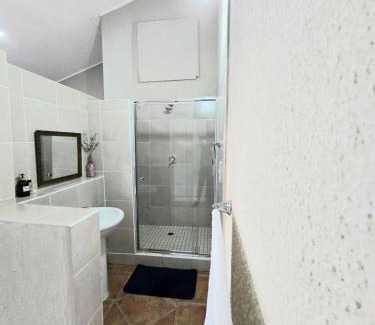 Greater Johannesburg Metropolitan Area Apartment | La Chateau354