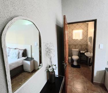 Greater Johannesburg Metropolitan Area Apartment | La Chateau354