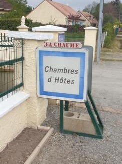 Charenton-du-Cher Apartment | la chaume