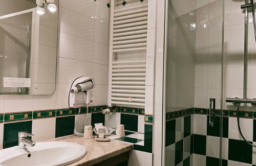 Aubigny-sur-Nere Hotel | La Chaumière